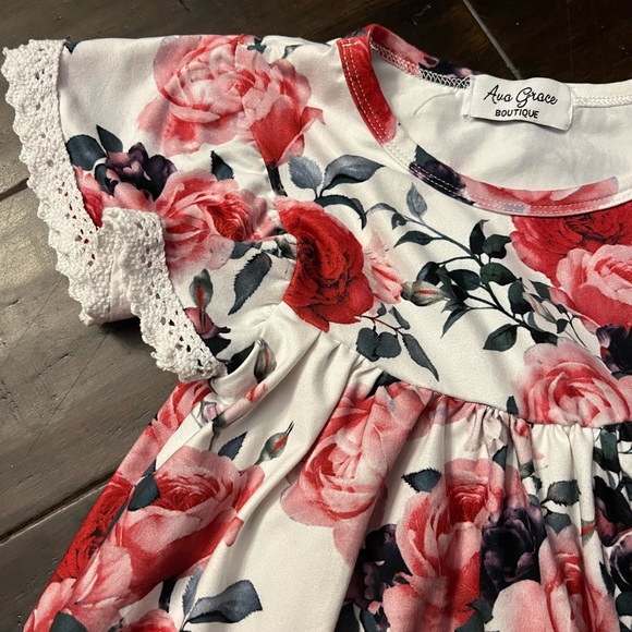 Boutique Flutter Sleeved Dress - Red Roses - Picture 2 of 2